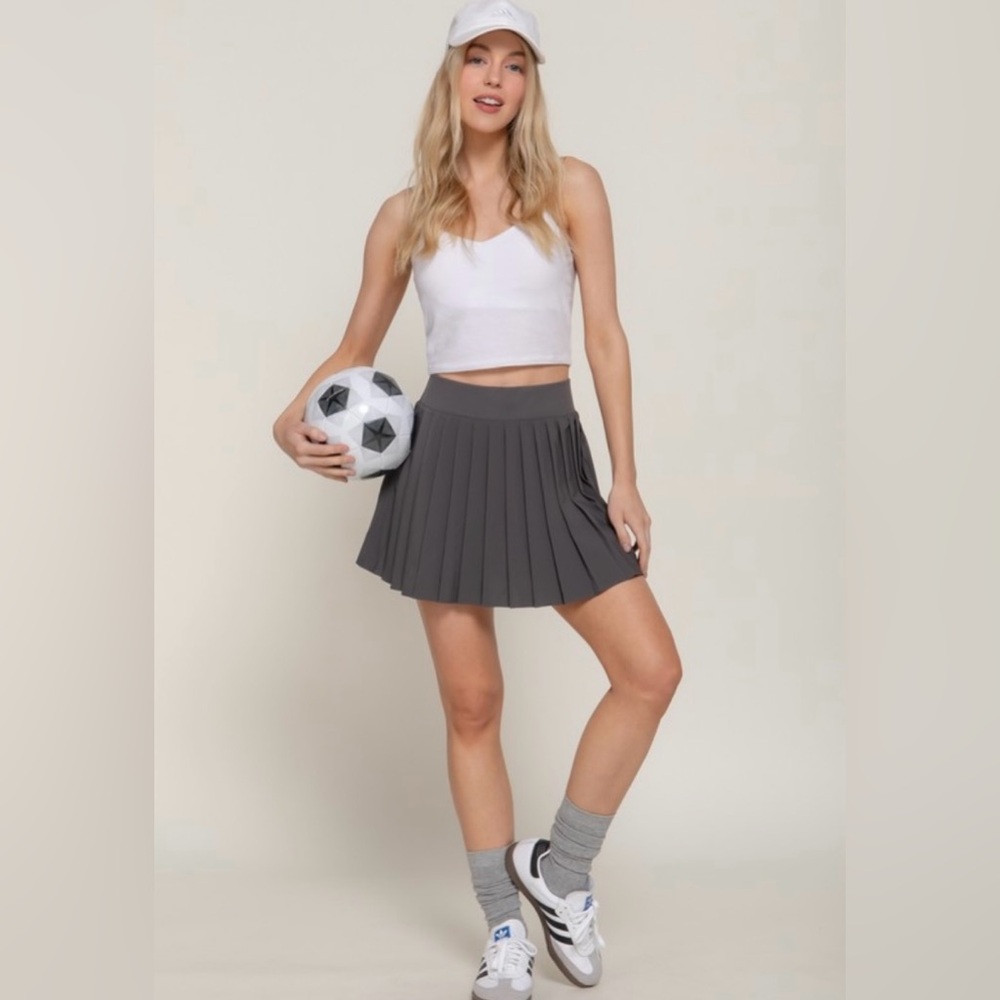Active Basic Grey Pleated Tennis Skirt w/Built in Shorts